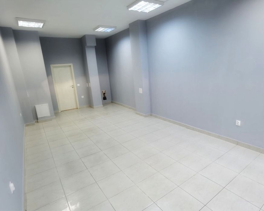 Магазин - с РЗП 40,65 кв.м в кв. Х. Димитър