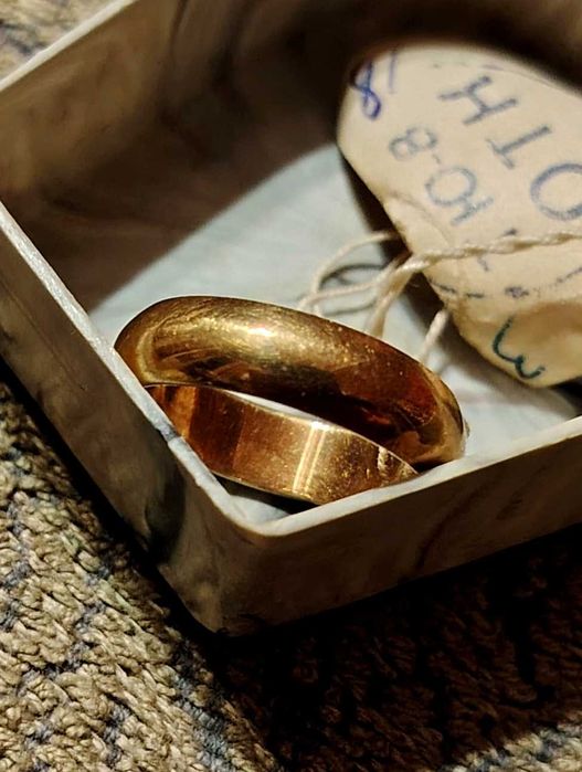 Кольцо обручальное 750 пробы новое