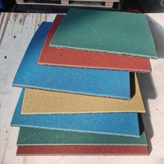 Резиновая плитка напольная