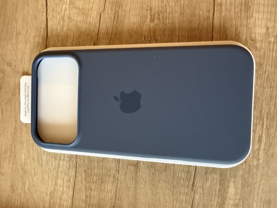 Huse iphone apple  17 pro si pro max cu MagSafe originale