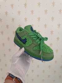 Nike x Grateful Dead SB Dunk Low "Green Bear"