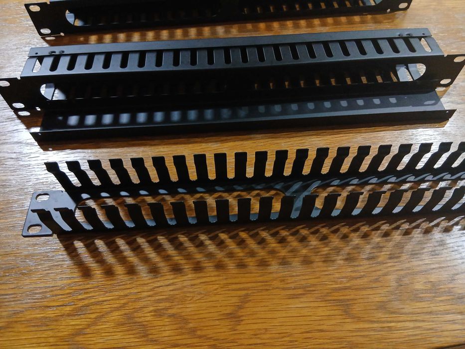 Set ghidaje cabluri - wire management