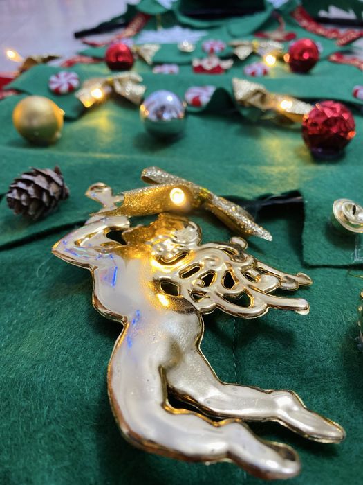 Costum braduț handmade, cu fundițe LED