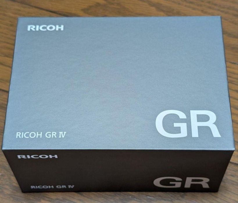Ricoh GR IV camera foto digitala compacta 25.7MP (similar fuji x100VI)