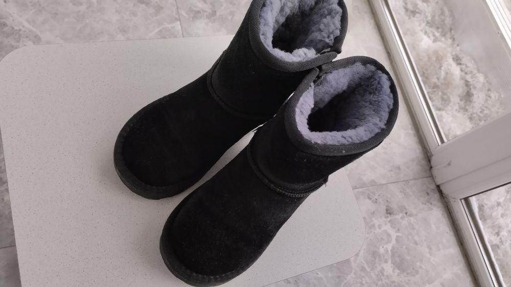 Продам детские угги