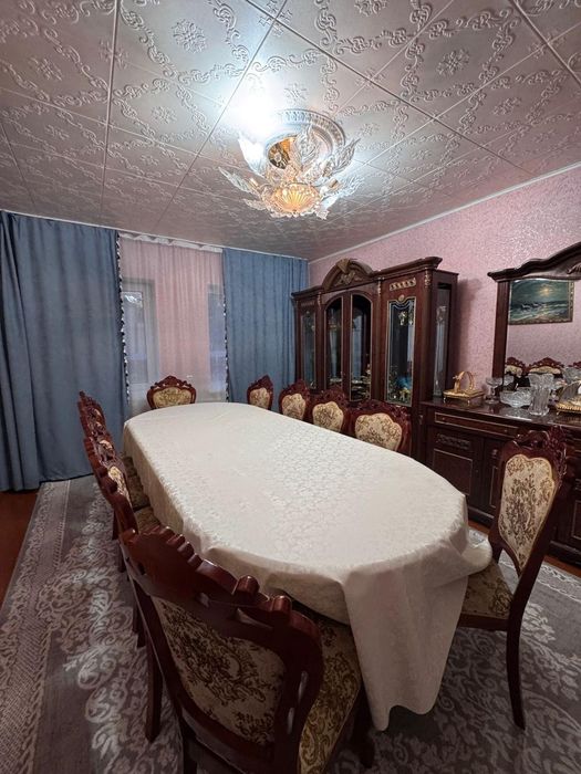 Продаётся стол, стуля