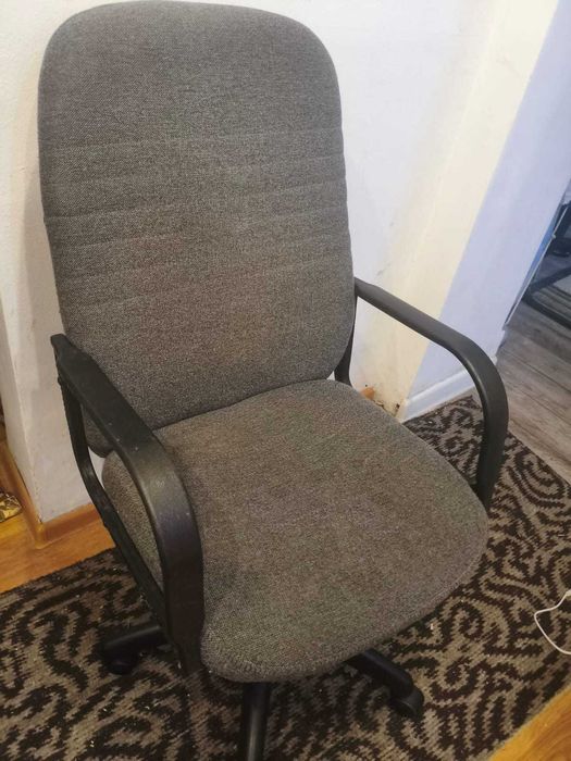 кресло высокое офисное