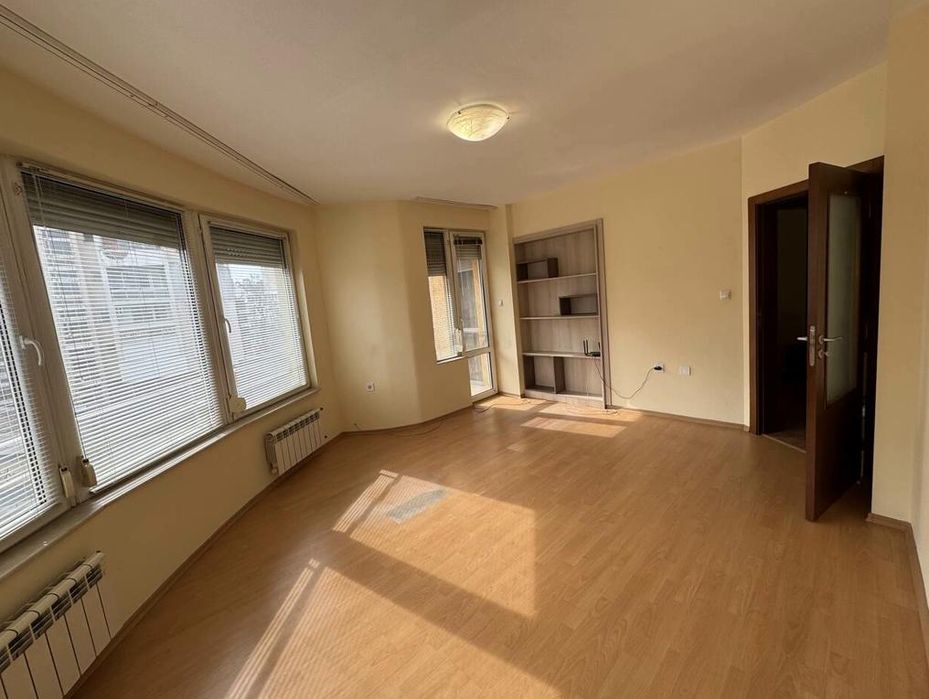 Дава се под наем Двустаен апартамент в Пловдив, Мараша - 68 кв.м за 400 € - Снимка #1