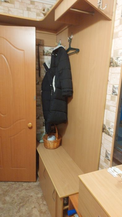 Продаю прихожую б/у