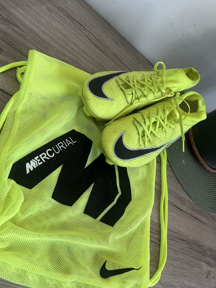 Бутонки nike mercurial 43 номер идват с подарак