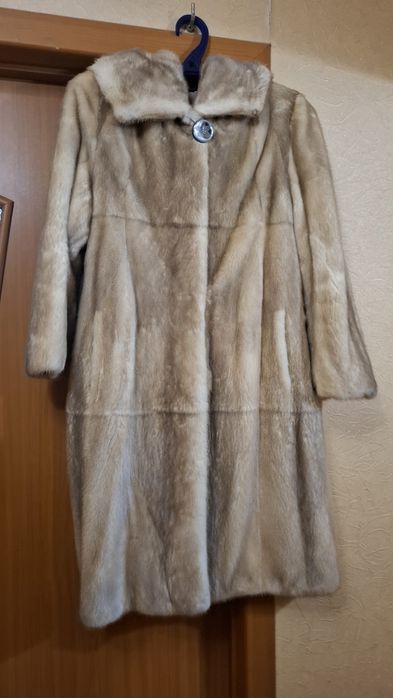 Продам норковую шубу