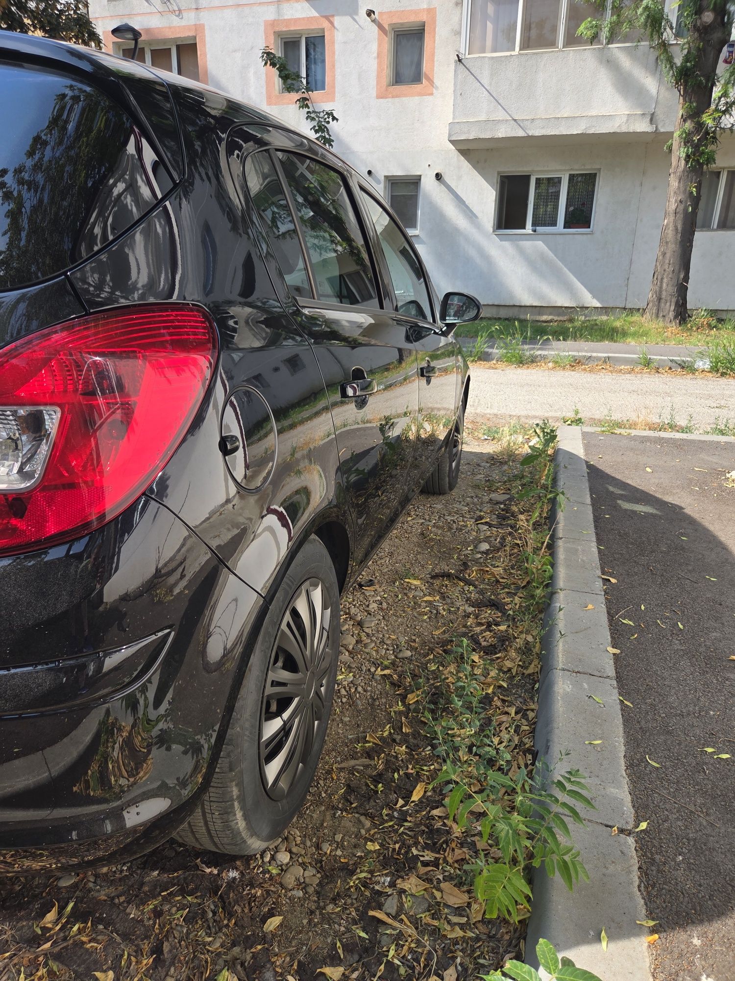Vând opel corsa d , 1.4 benzina