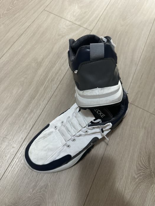 Vand adidasi numar 43