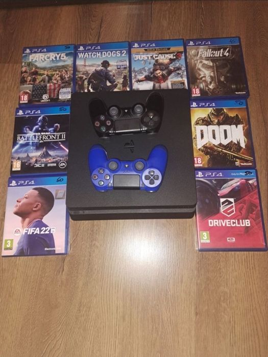Vand PS4 in conditie buna
