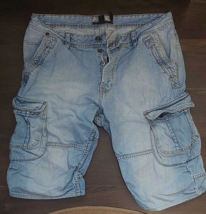 Pantaloni scurti de blugi Breshka