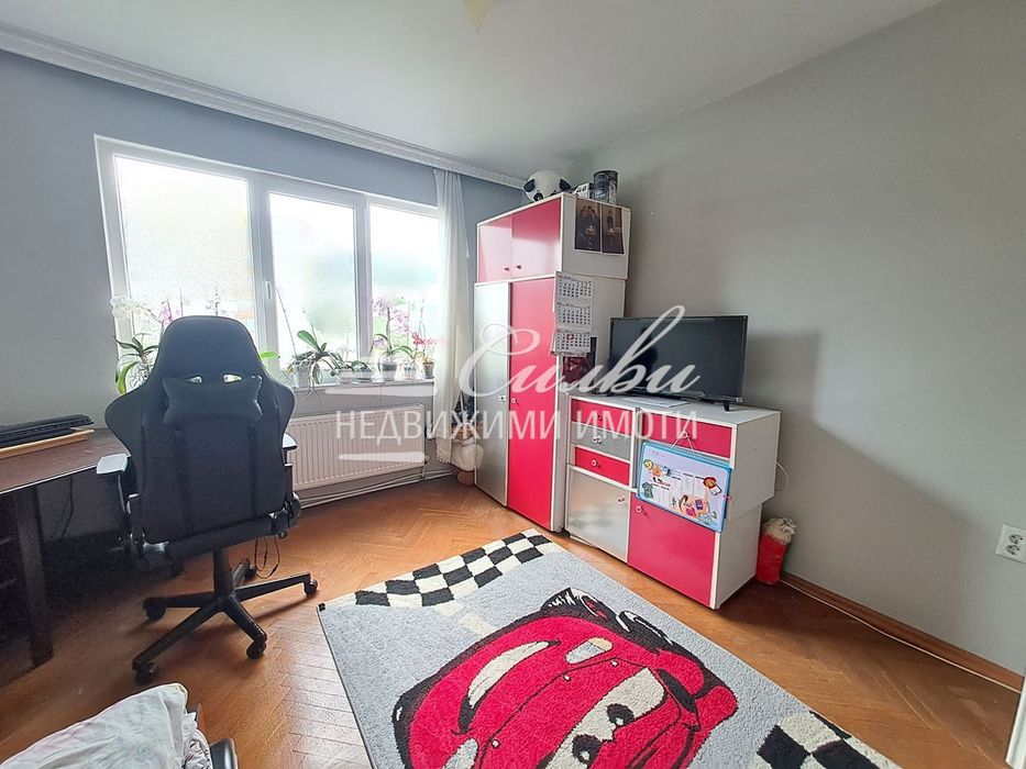 Продава се Четиристаен апартамент в Шумен, Боян Българанов 1 - 103 кв.м за 926 €/кв.м - Снимка #3