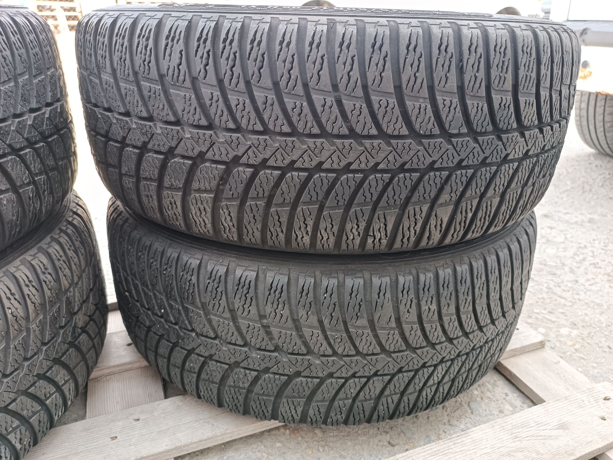 Лети джанти 17ки 5х114.3 Hyundai + зимни гуми 215/50/17 Kumho