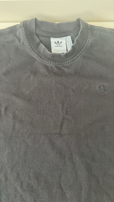 Изчистена Adidas тениска S