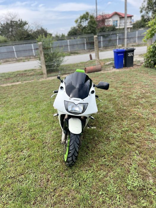 Kavasaki zx R 400 cm