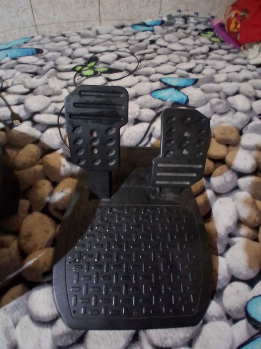 Volan thrustmaster t80