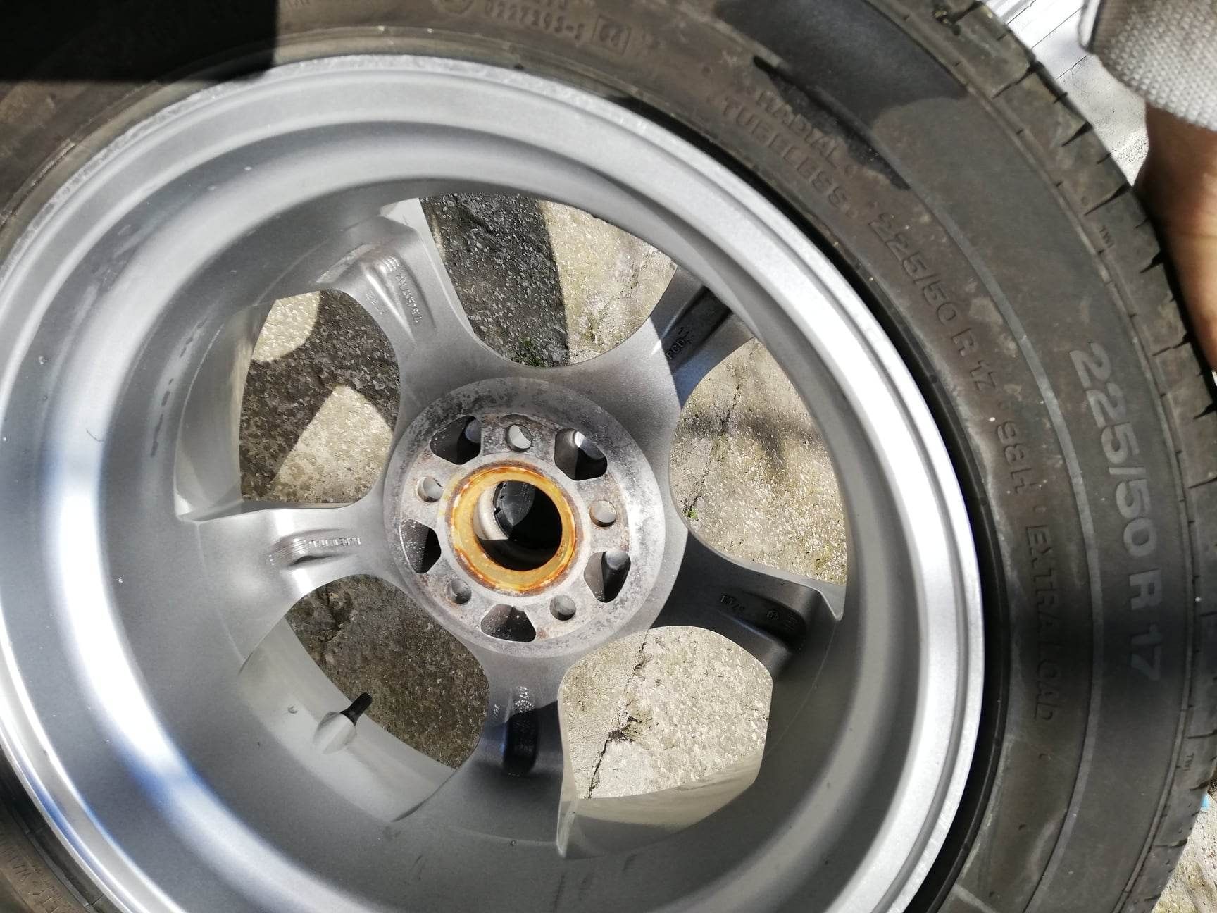 Гуми с джанти за vw 225/50 r17