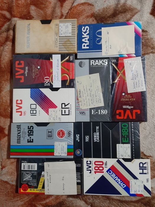 Vând casete video filme vechi traduse vocal în stare bună