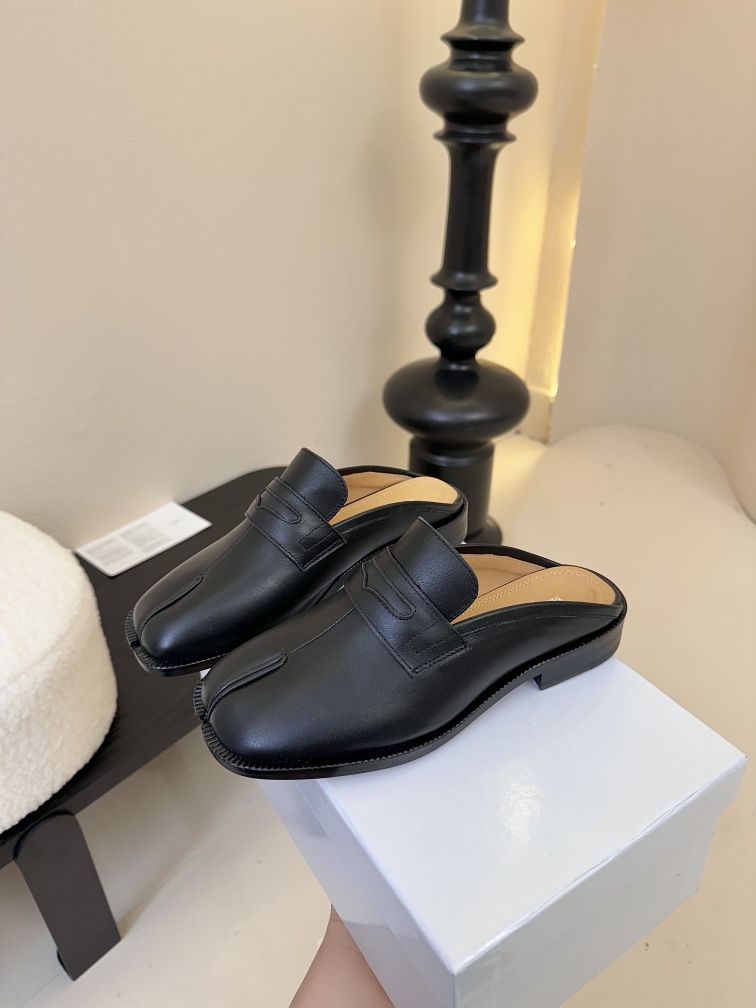 Papuci saboti Maison Margiela, negru, tip Premium