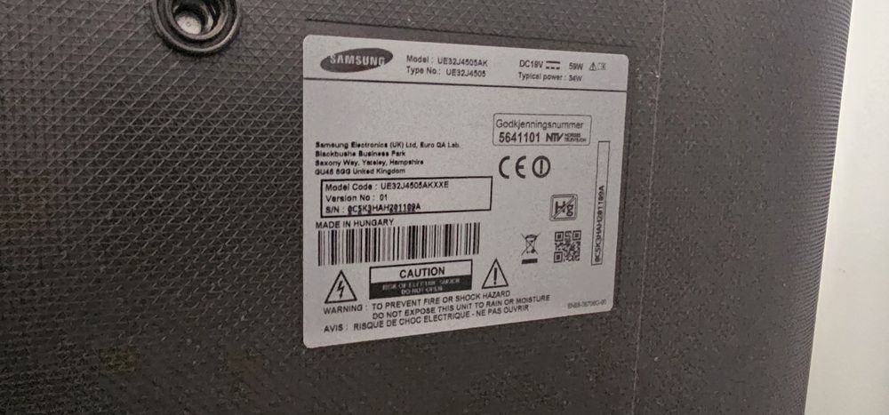 Vand TV LED Samsung UE32j4505AK