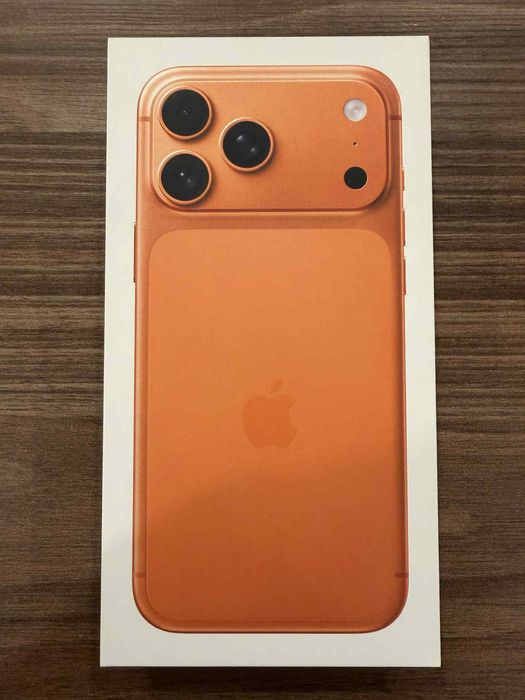 IPhone 17 PRO MAX 1TB Cosmic Orange Чисто Нов с 3 години гаранция