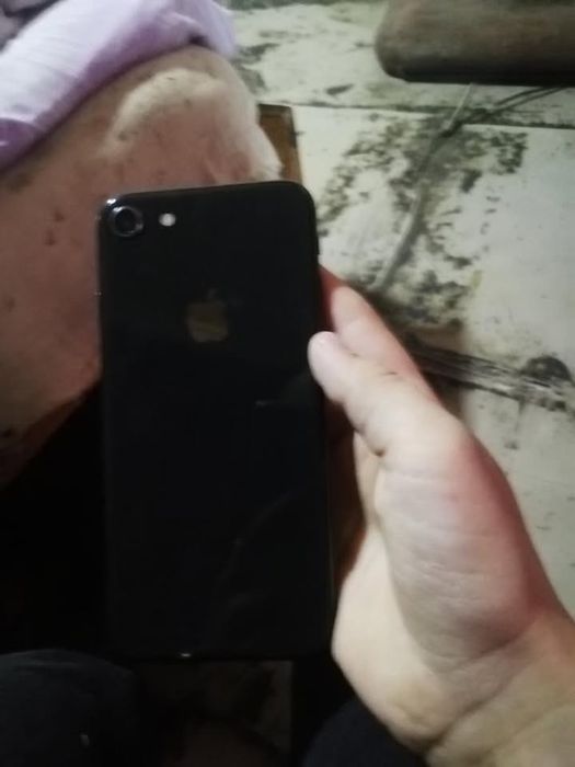 Продается айфон 8 в хорошем состояние icloud работает и имейка тоже