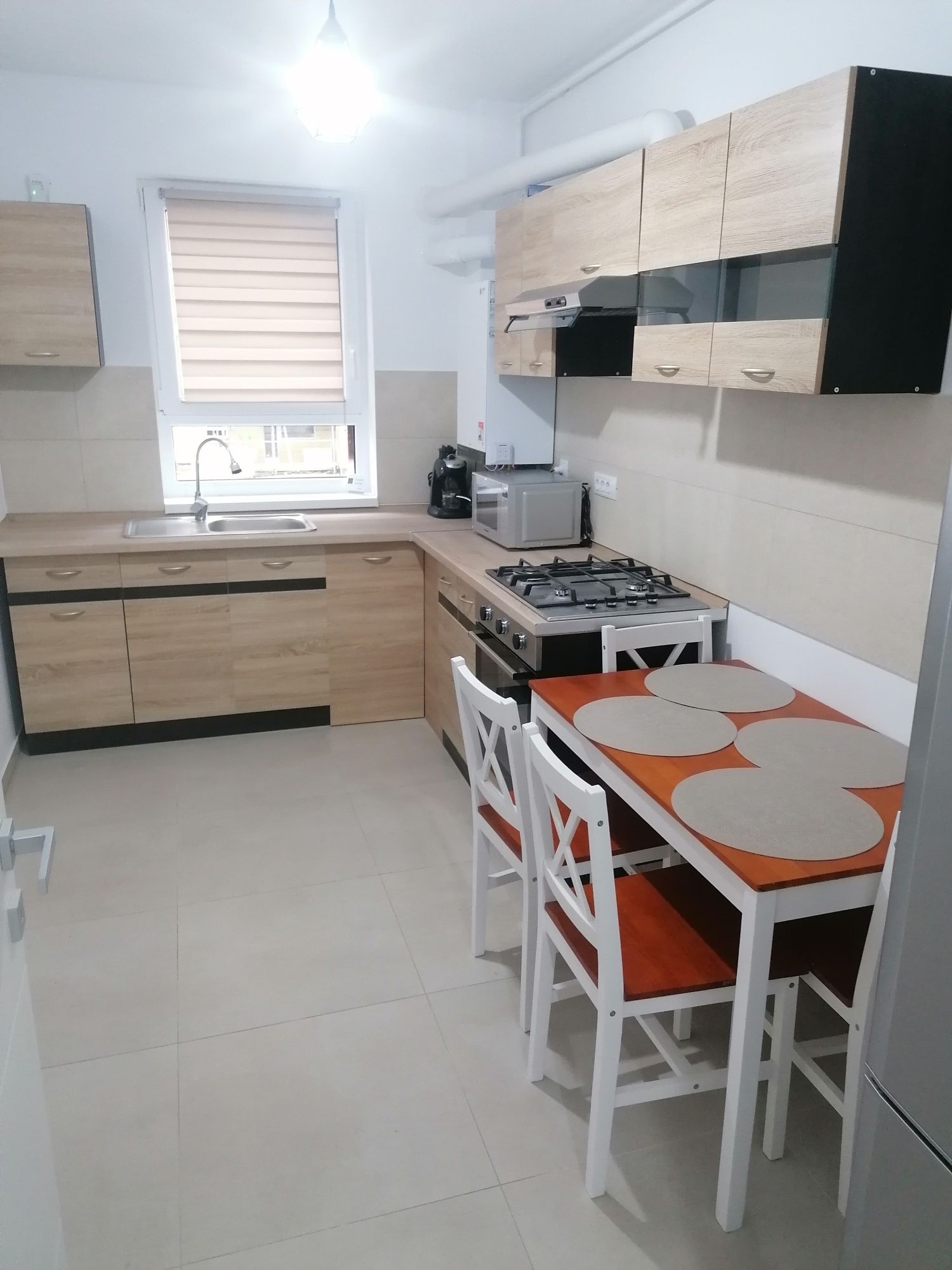 Închiriez apartament 2 camere