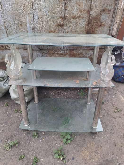 Продам столик стеклянный