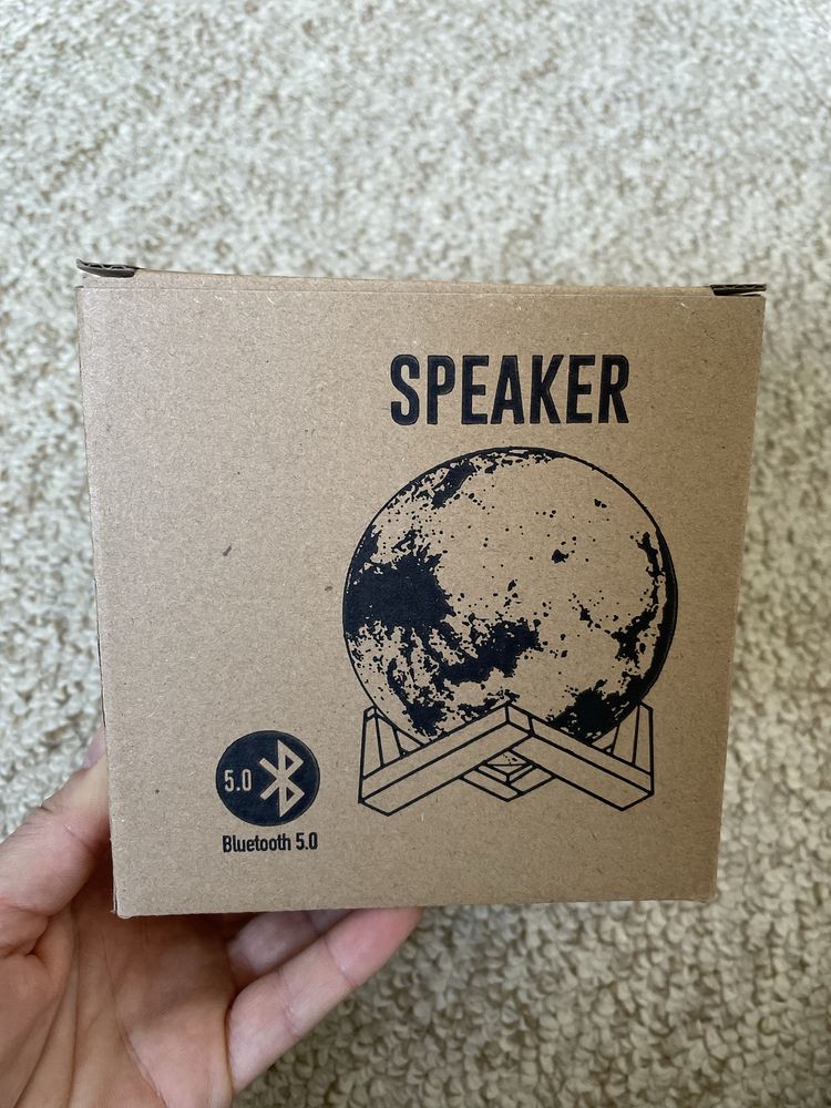 Lampa wireless cu boxa