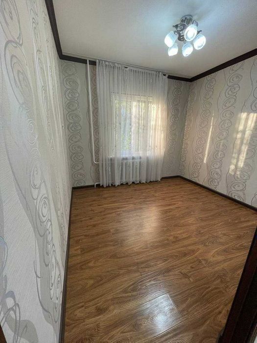 Срочно! 4/4/5 в Сергели 8! Квартира 92 м², дом панельный. Метро - 600м