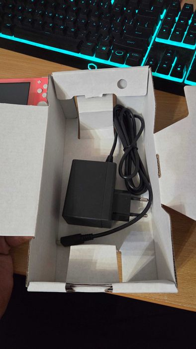 Nintendo Switch Lite 32 GB Coral + игра