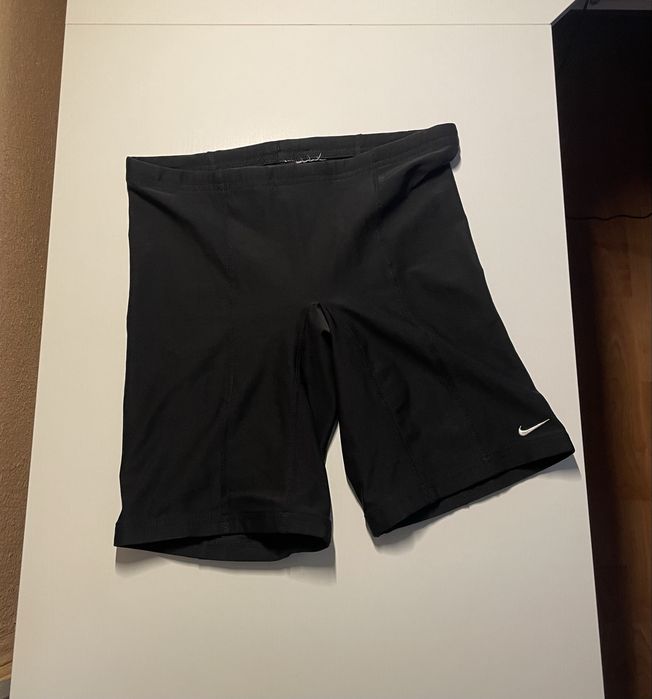 Pantaloni scurți Nike pentru femei