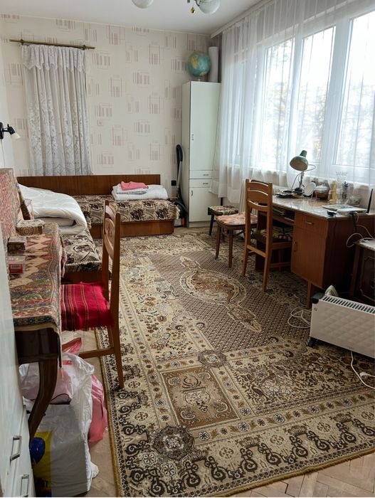 Подарявам легла и спалня