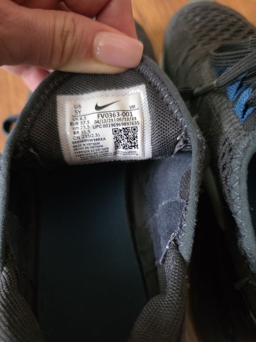 Маратонки NIKE, размер 37,5