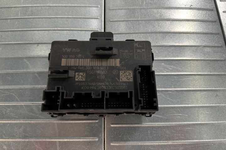 Modul control usa fata 5Q0959593F Audi A3 4 (8Y)