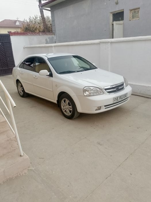 Laseti 2012 srochna sotiladi