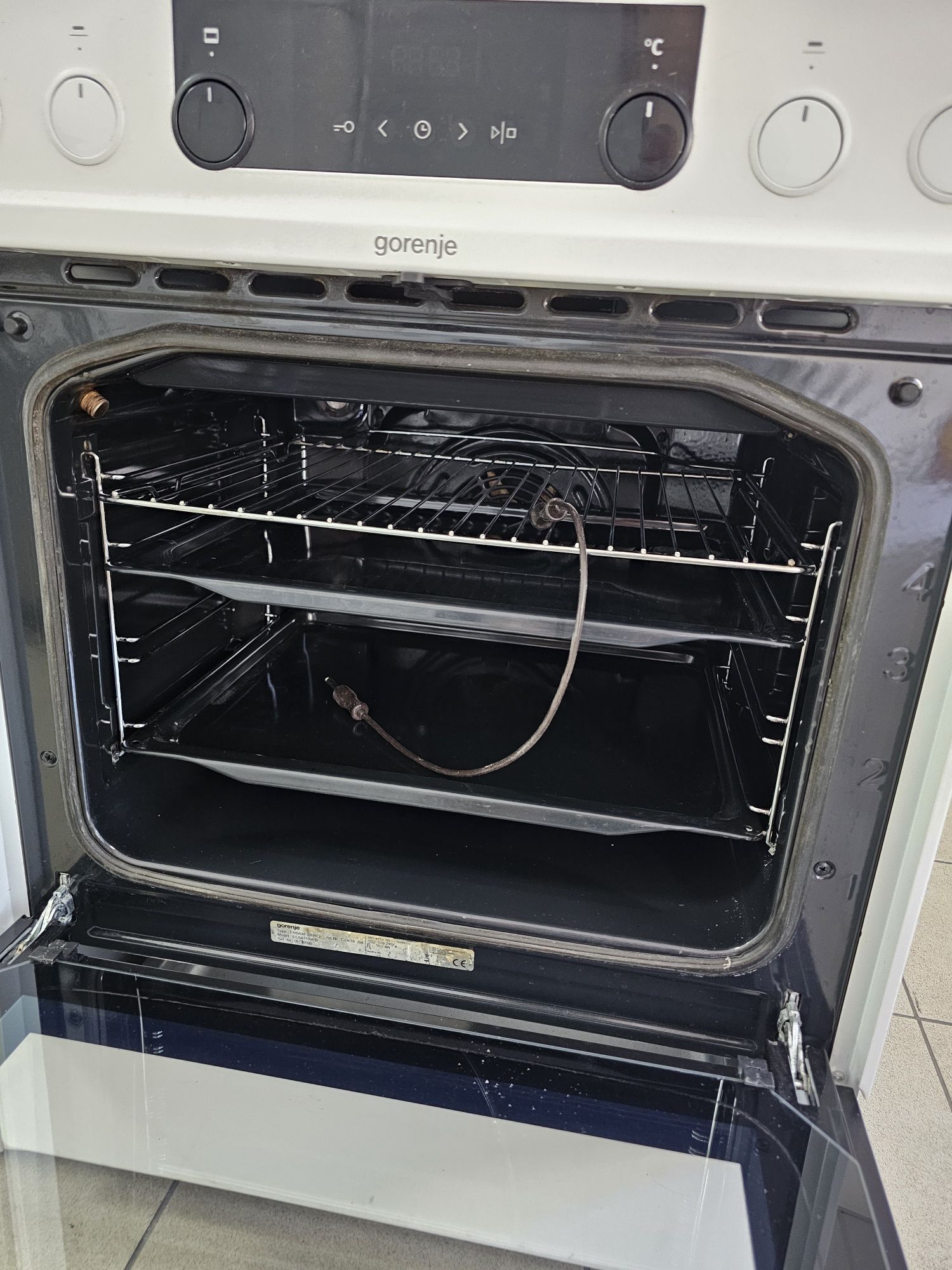 Печка с керамичени котлони Gorenje EC6451WPB