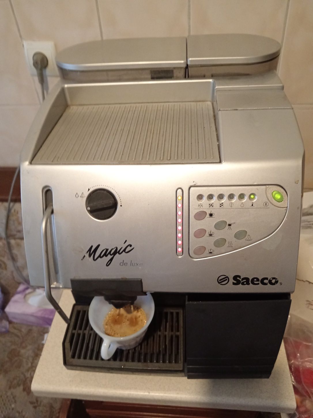 Vând expresor cafea Saeco Magic de Luxe