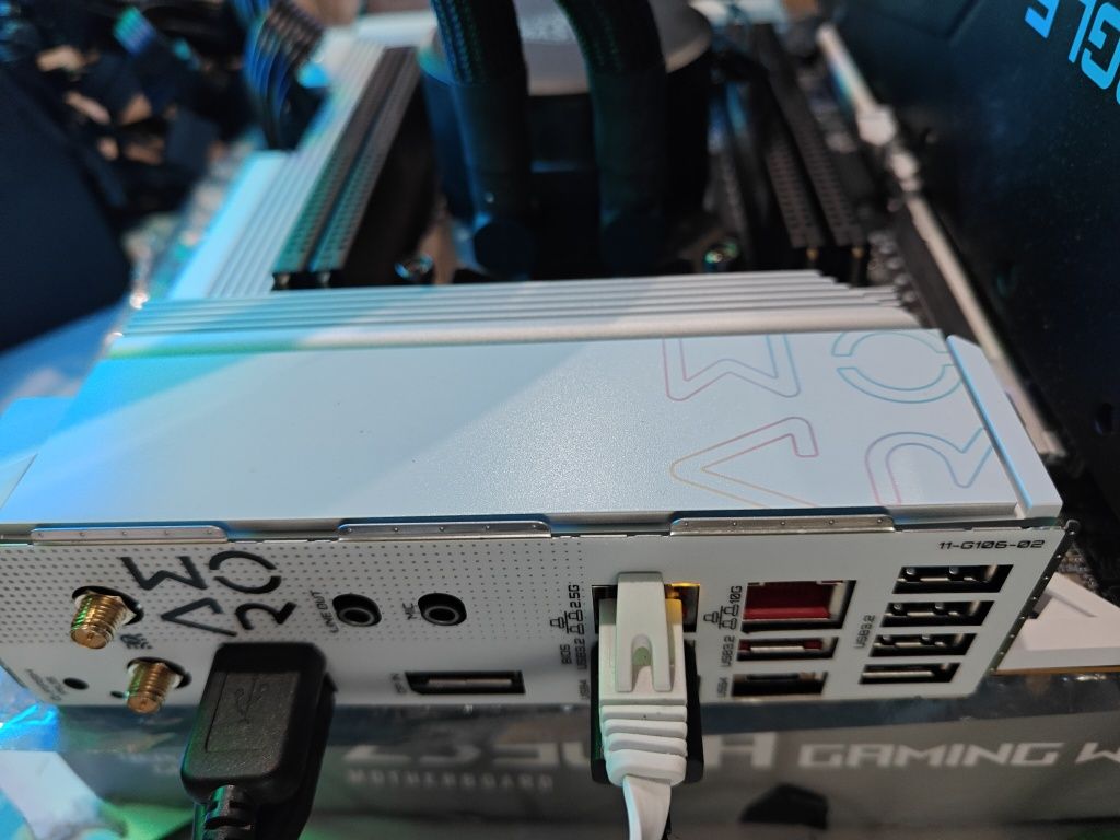 Ryzen Threadripper 7960X +Gigabyte TRX50 Aero D + Озу
