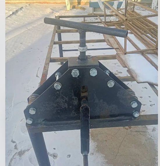 Трубогиб для изготовления различных видов метало