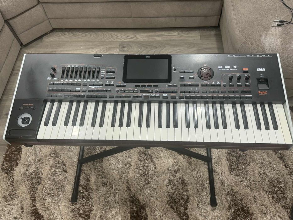 Vând korg pa4x oriental