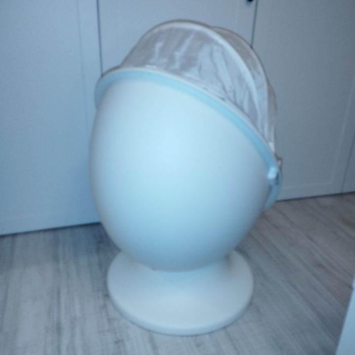 Fotoliu rotativ pentru copii de la Ikea