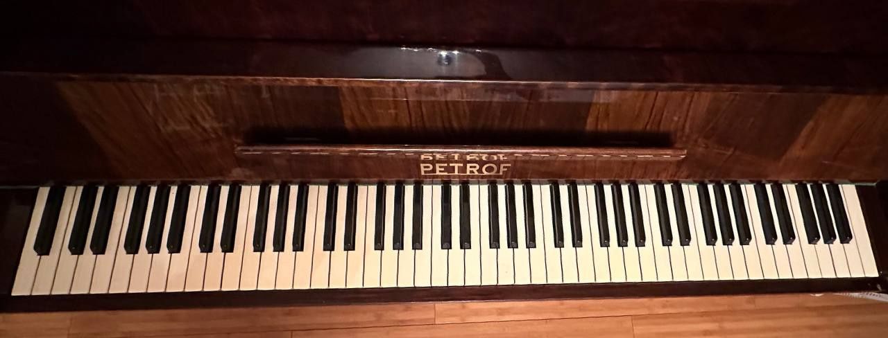 Продам Пианино Petrof 1958 года Настроенное.