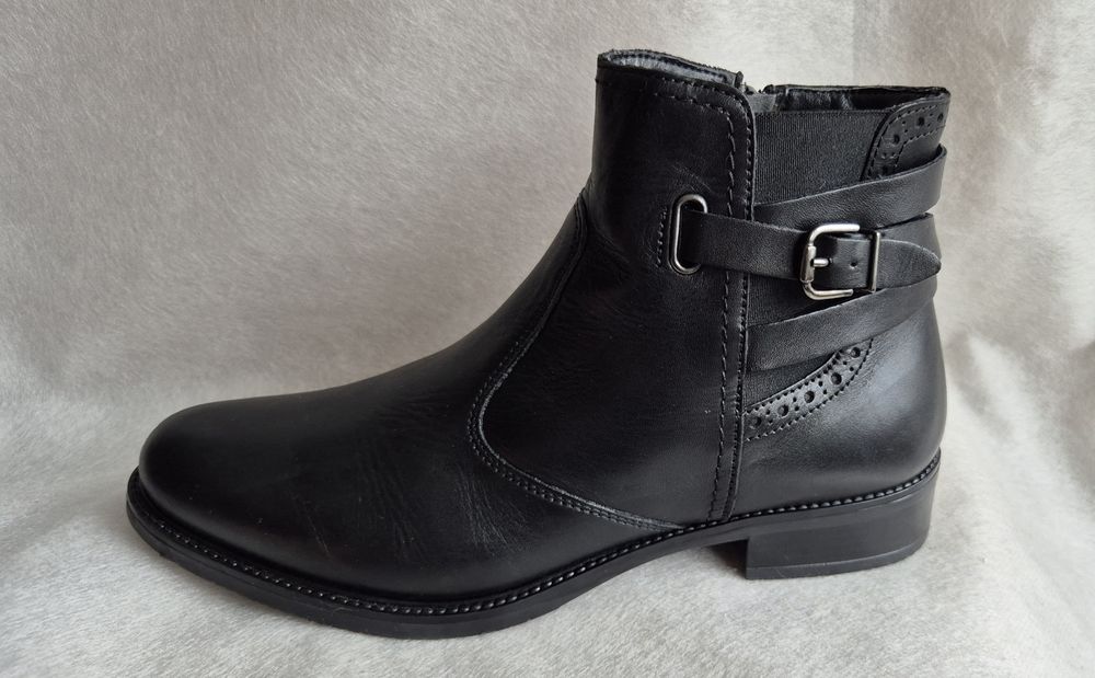 Ghete piele naturala Ellen Black nr.40 Stare de nou