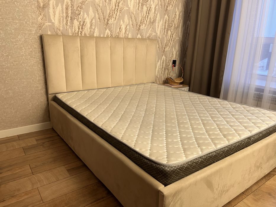 Кровать двухспальная 210/170