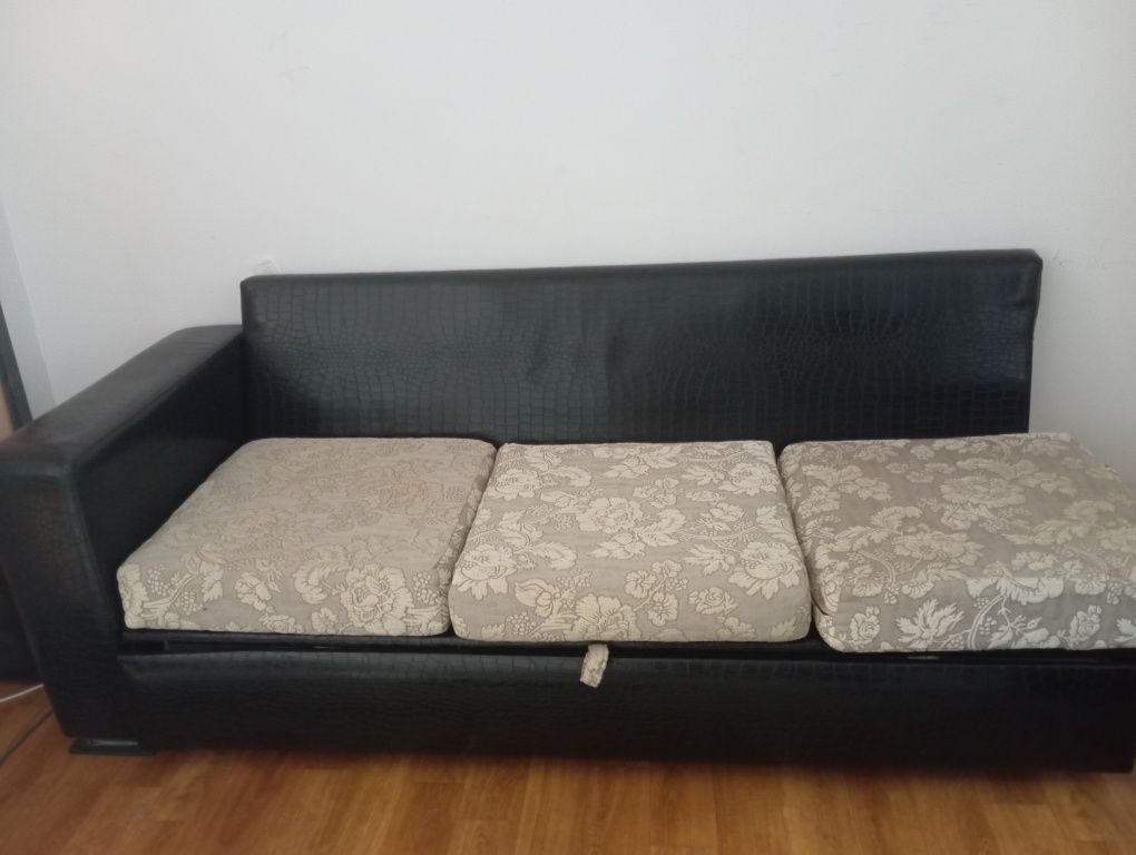 Продам диван три части